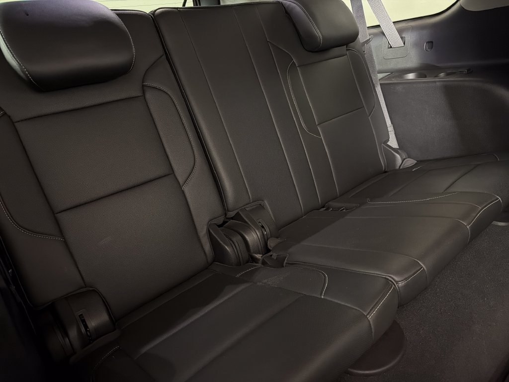 Used 2019 Chevrolet Suburban Premier w/ RST 6.2L Performance Edition AWD/4WD image 25
