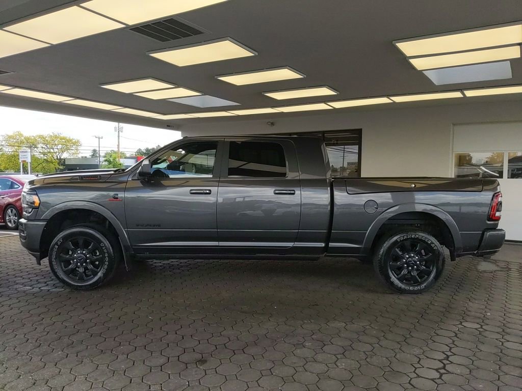Used 2022 RAM 3500 Limited AWD/4WD image 11