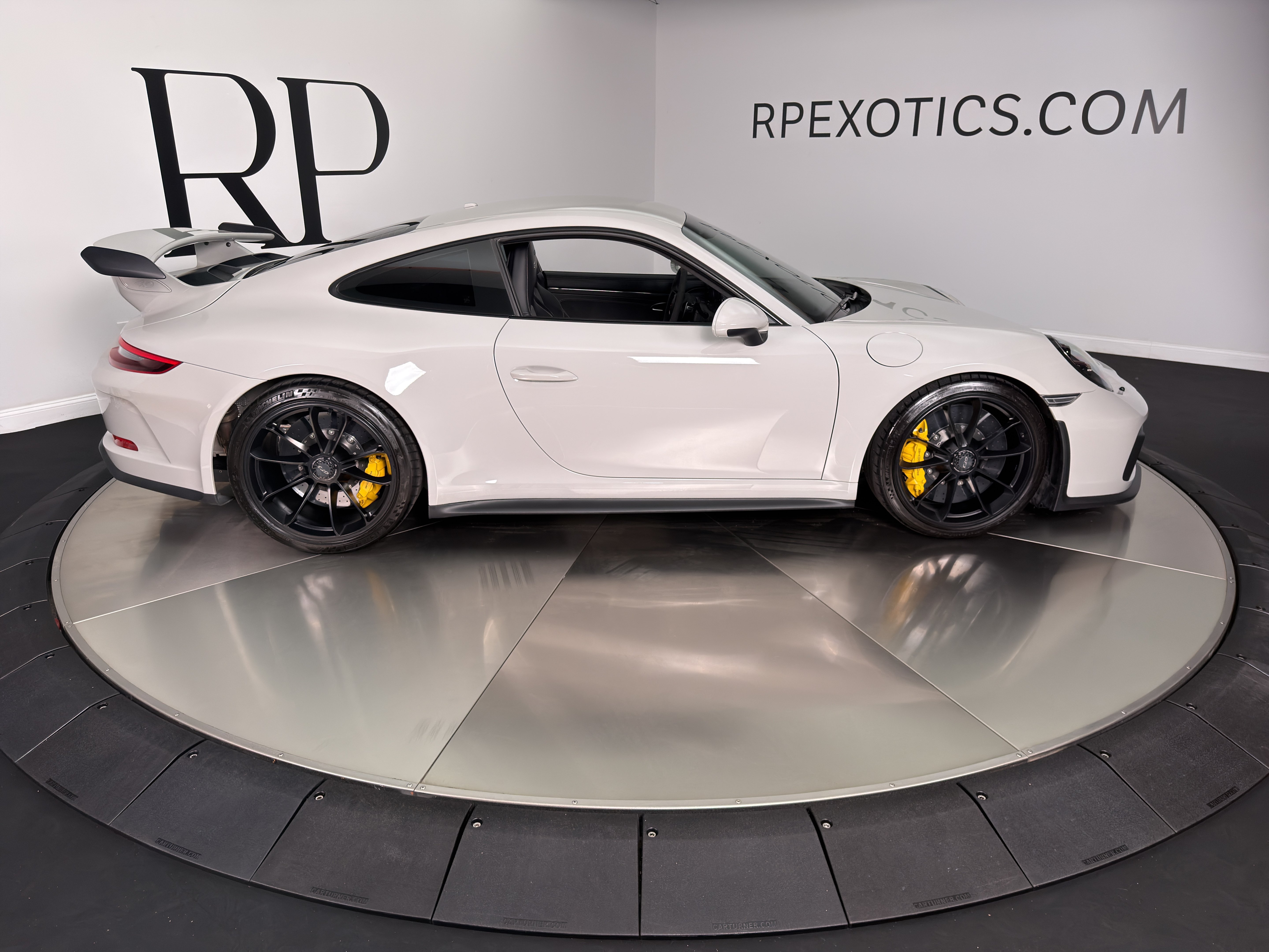Used 2018 Porsche 911 GT3 RWD image 7