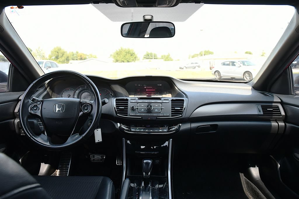 Used 2016 Honda Accord Sport image 18