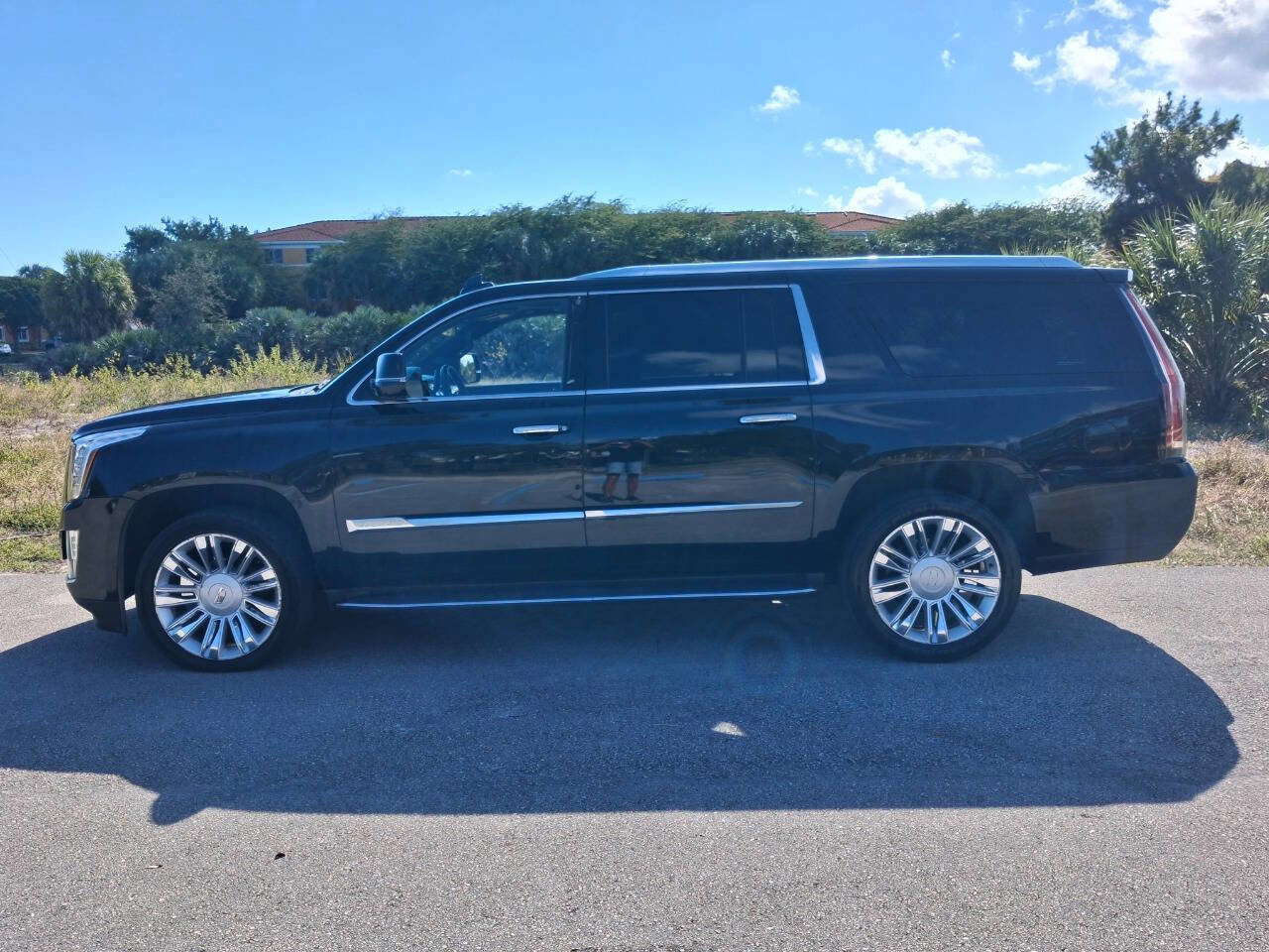Used 2015 Cadillac Escalade ESV Platinum AWD/4WD image 6