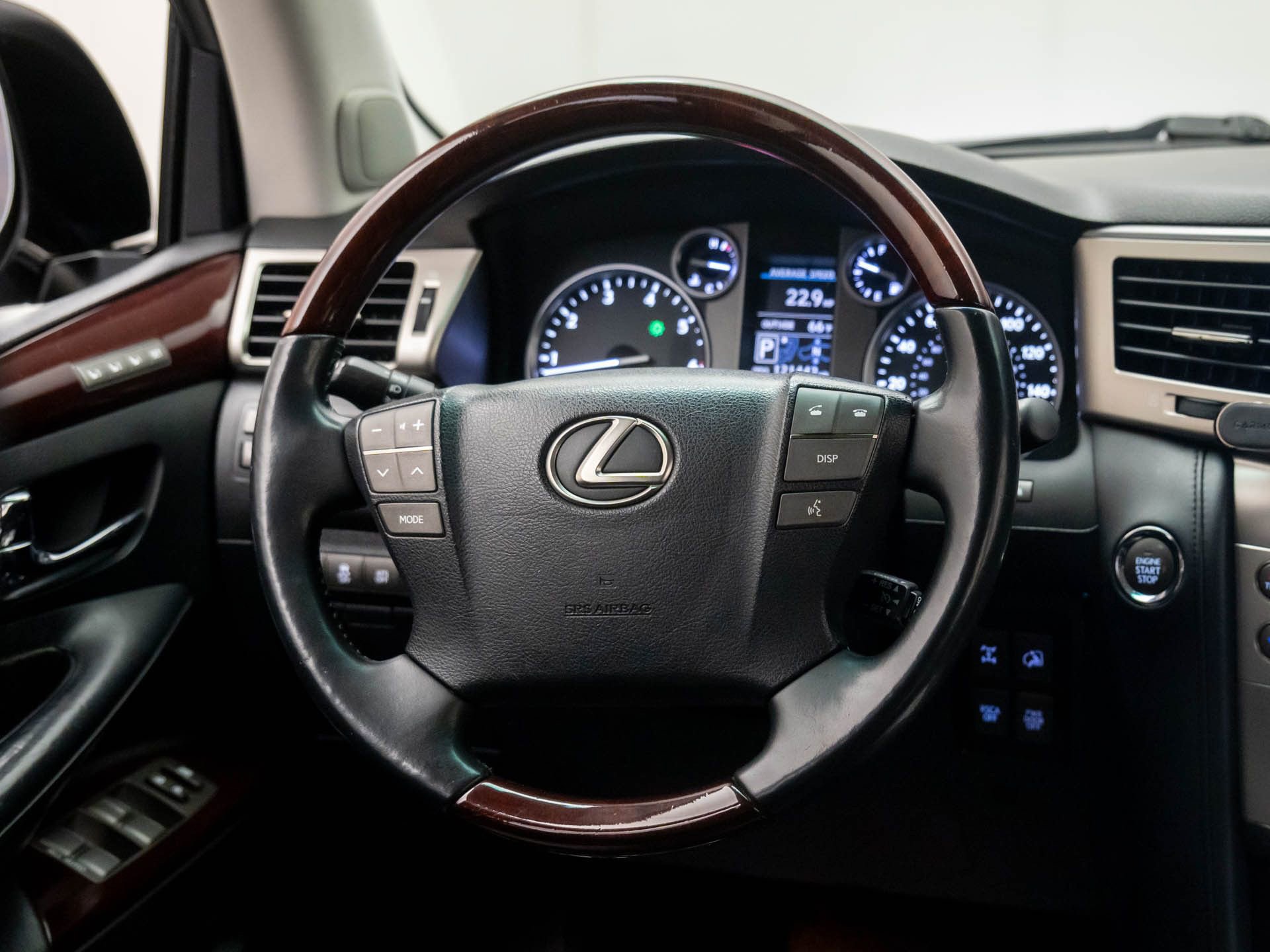 Used 2014 Lexus LX 570 4WD w/ Luxury Package image 12