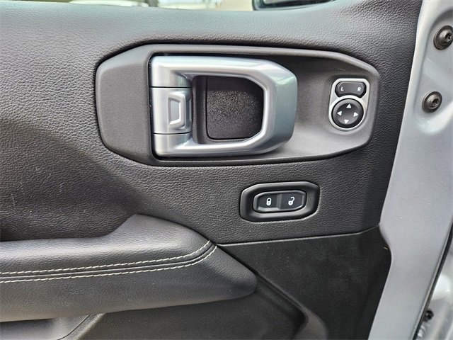 Used 2022 Jeep Wrangler Unlimited Sahara image 17