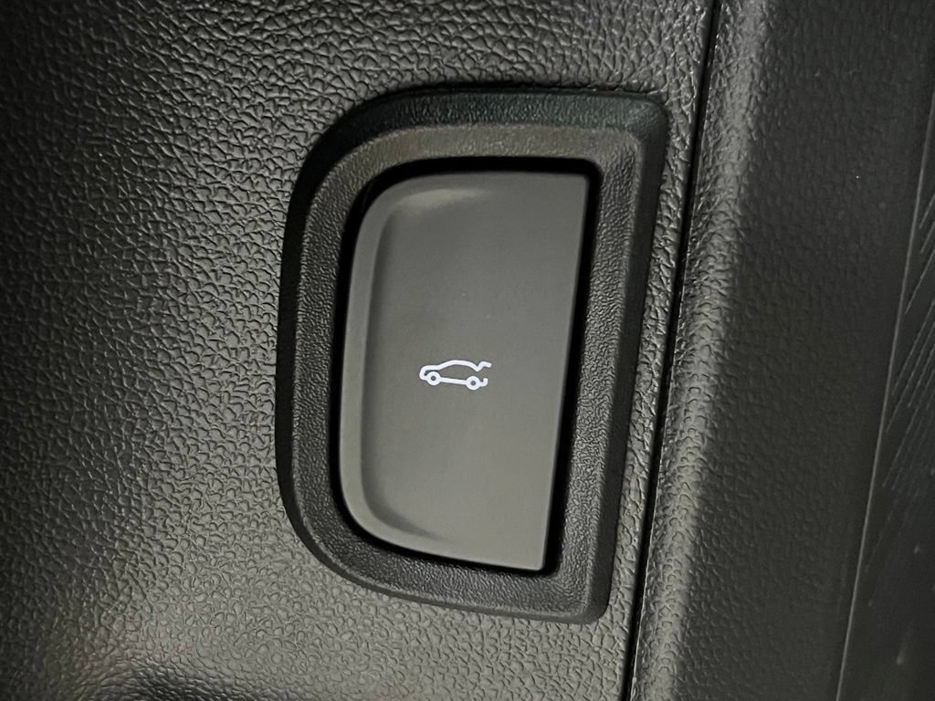 New 2027 GMC Terrain AT4 w/ LPO, Floor Liner Package AWD/4WD image 17