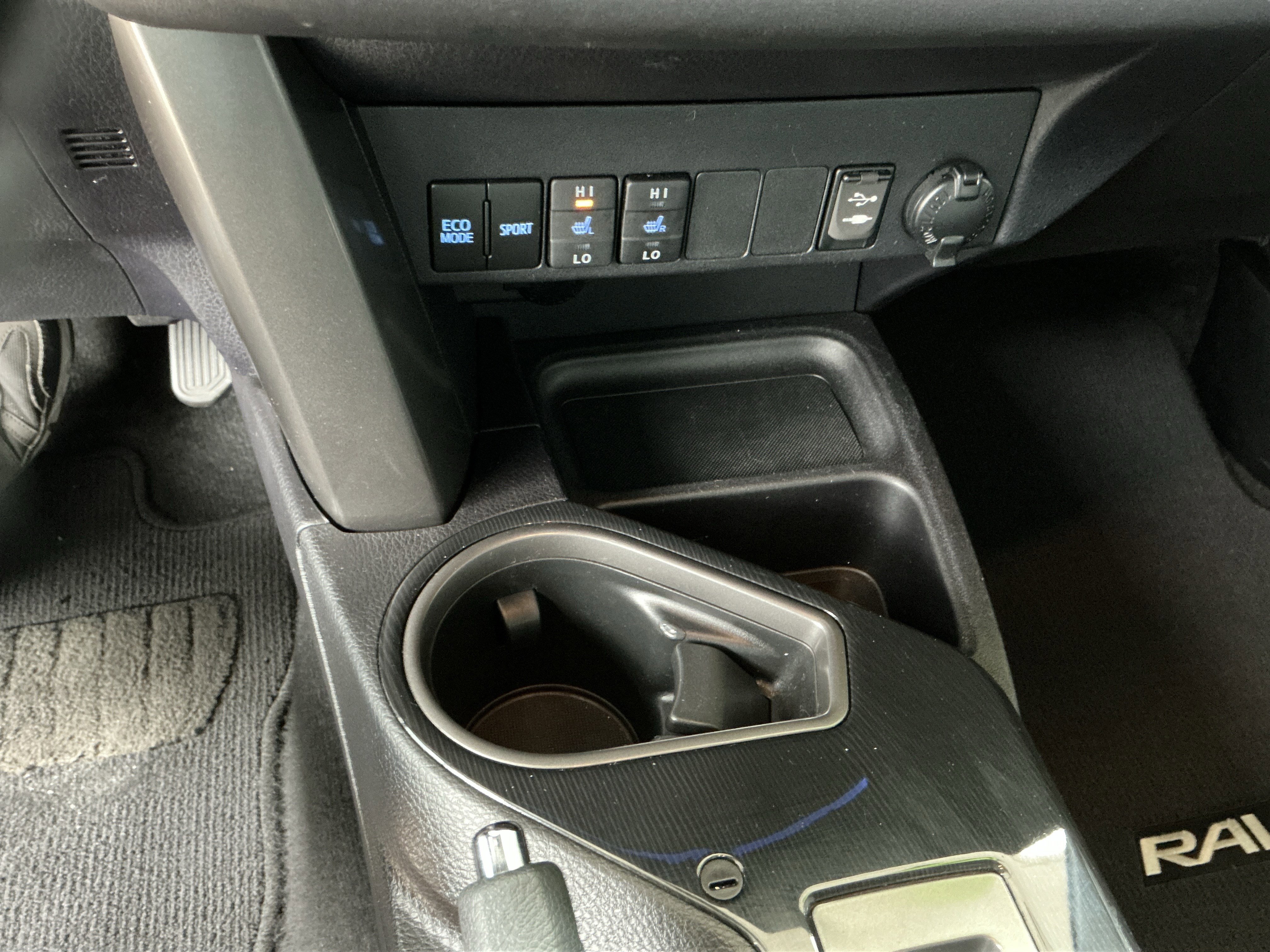 Used 2017 Toyota RAV4 SE image 27