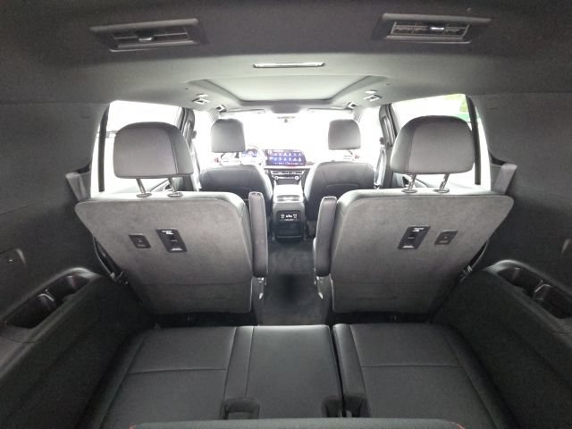 Used 2025 Chevrolet Traverse RS w/ LPO, Floor Liner Package FWD image 15