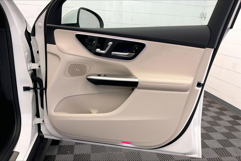 Used 2024 Mercedes-Benz GLC 300 4MATIC image 22