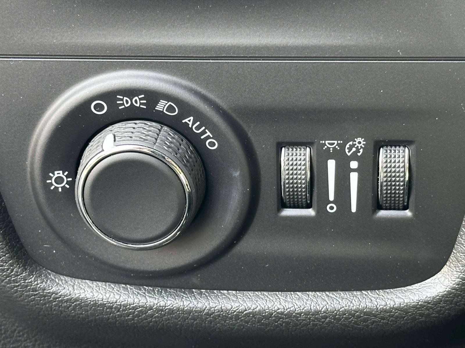 Used 2024 Jeep Grand Cherokee Altitude image 20