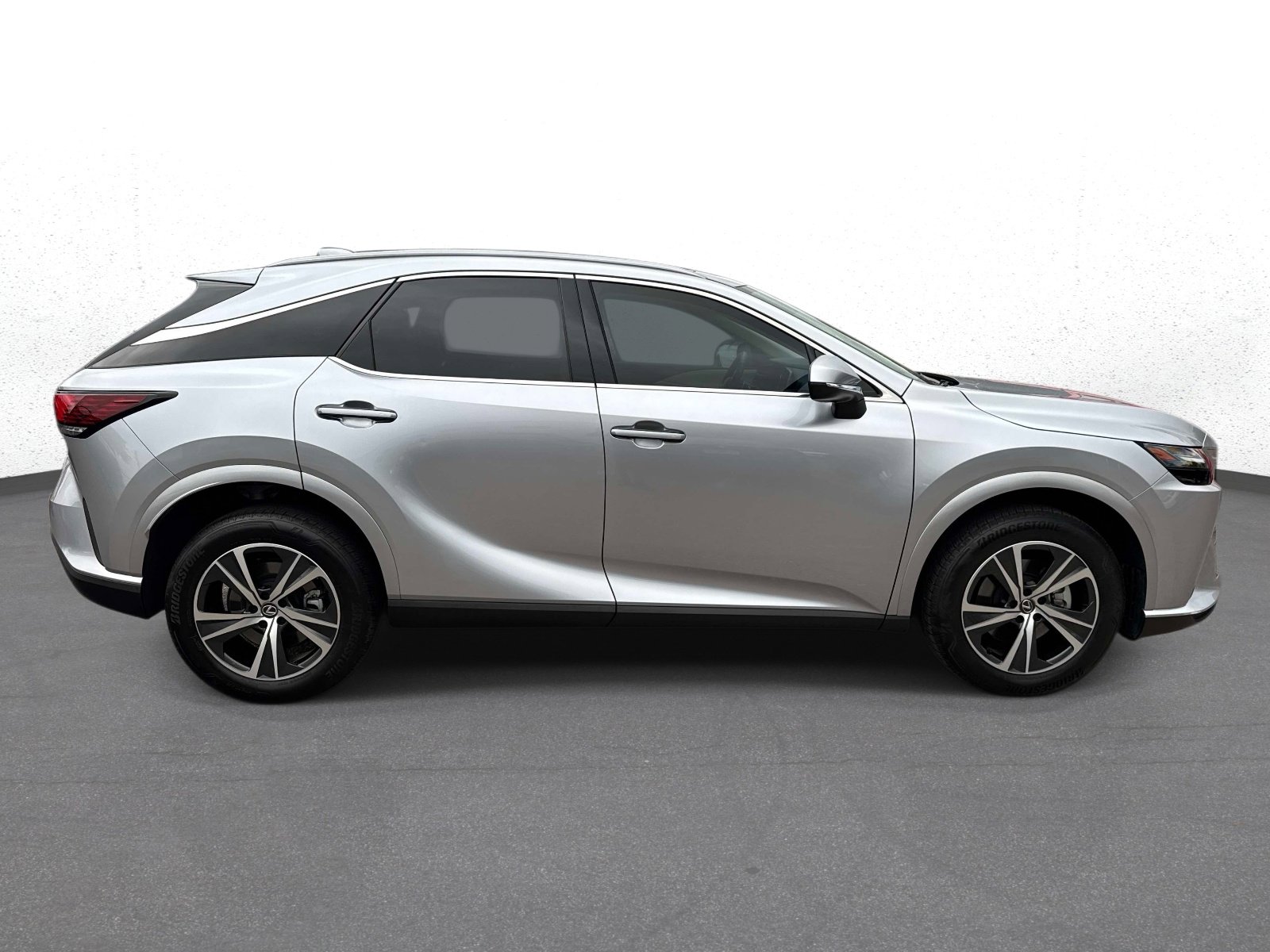 Used 2023 Lexus RX 350 Premium w/ Accessory Package (Z1) FWD image 2