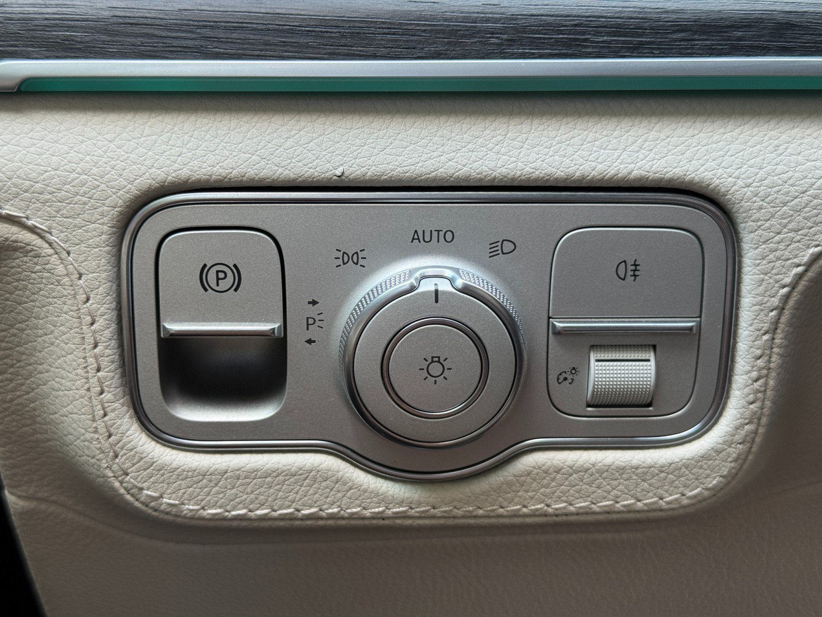 Used 2023 Mercedes-Benz GLS 450 4MATIC image 20