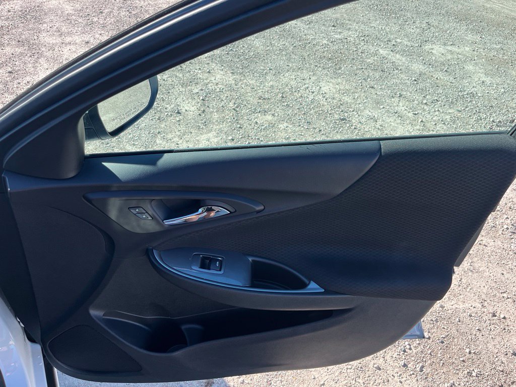 Used 2023 Chevrolet Malibu LT FWD image 34