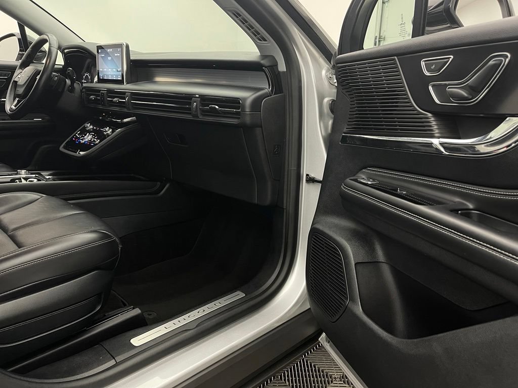 Used 2020 Lincoln Corsair AWD w/ Equipment Group 101A image 31