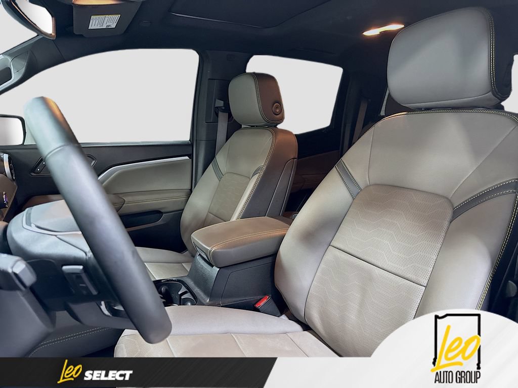 Used 2025 Chevrolet Colorado ZR2 w/ Technology Package AWD/4WD image 25