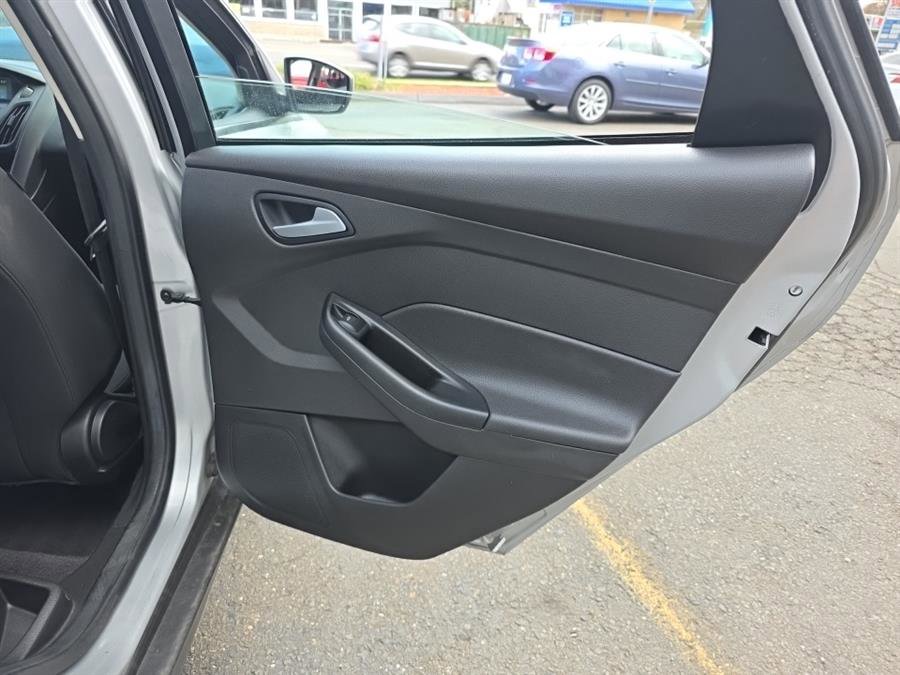 Used 2018 Ford Focus SE image 14