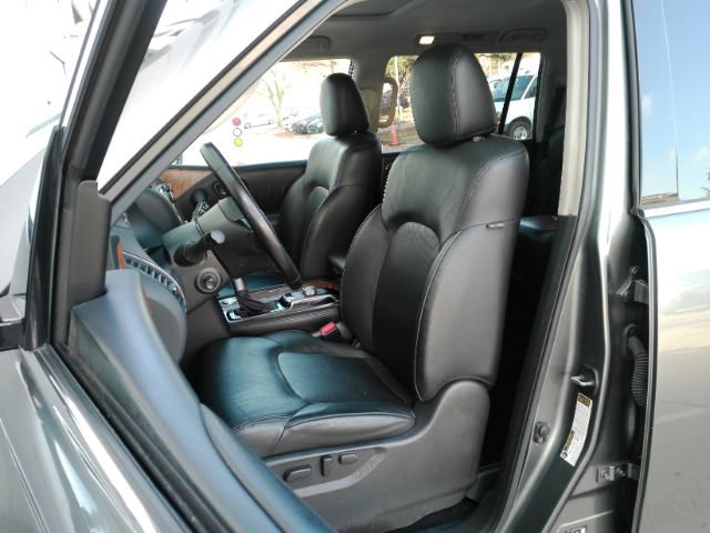 Used 2023 Nissan Armada SL w/ Captain's Chairs Package image 6