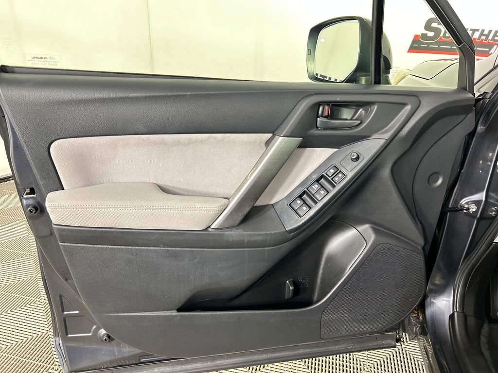 Used 2015 Subaru Forester 2.5i Premium AWD/4WD image 11