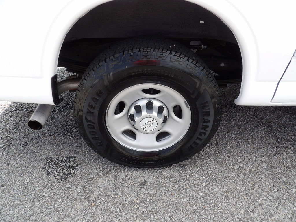 Used 2016 Chevrolet Express 2500 RWD image 52