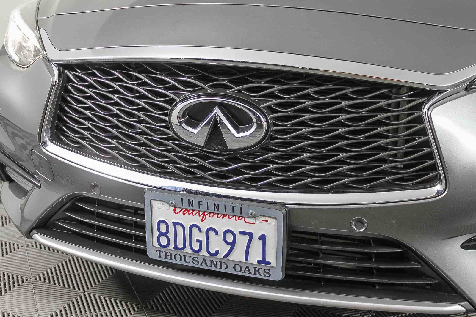 Used 2018 INFINITI QX30 Premium w/ Navigation Package image 5