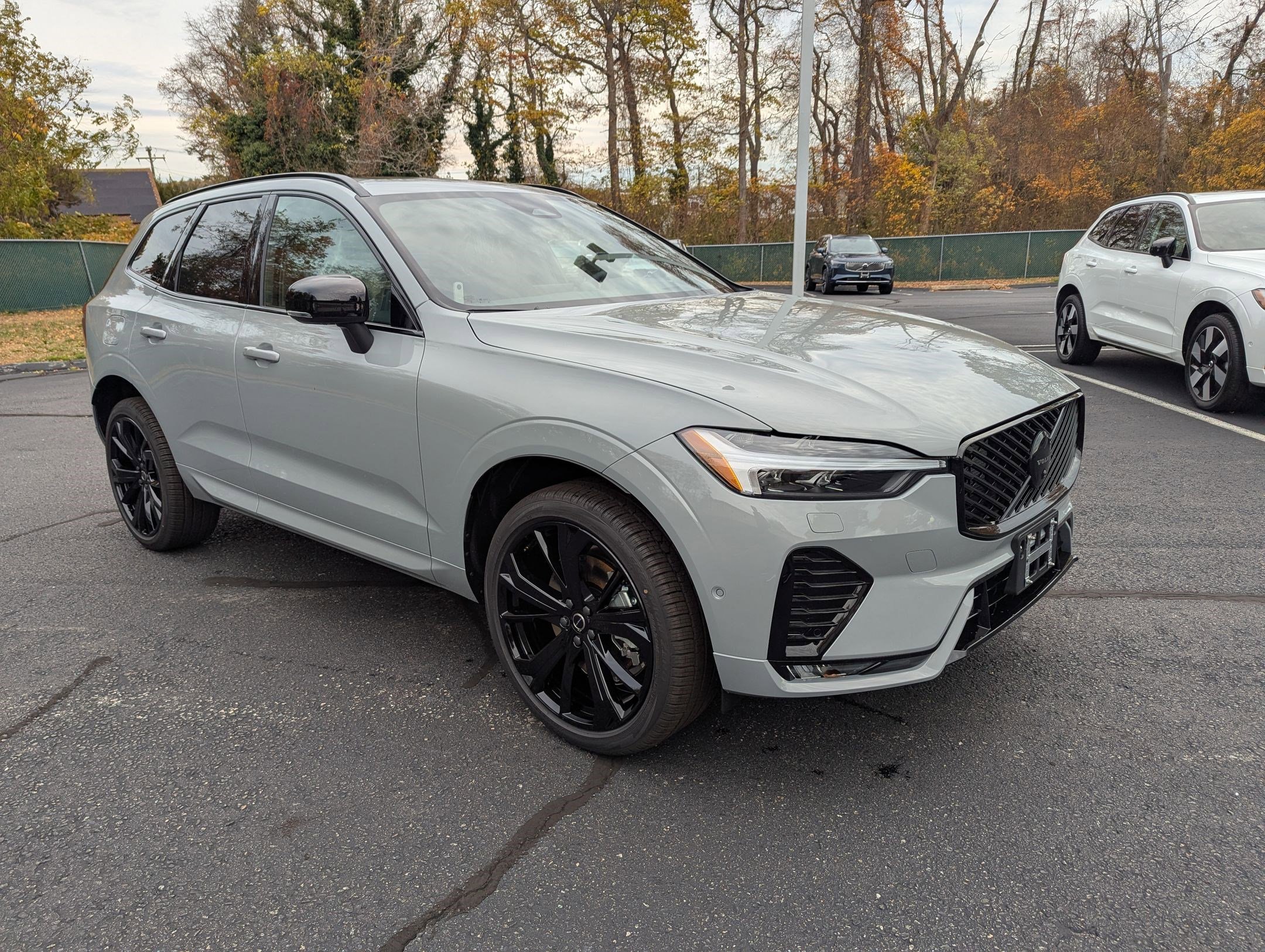 New 2026 Volvo XC60 B5 Ultra w/ Protection Package Premier image 2