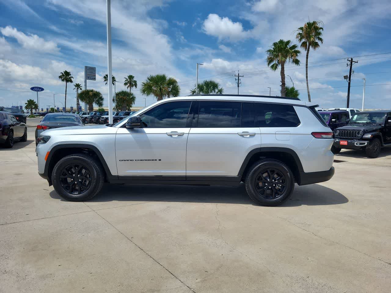 Used 2026 Jeep Grand Cherokee L 4WD image 11
