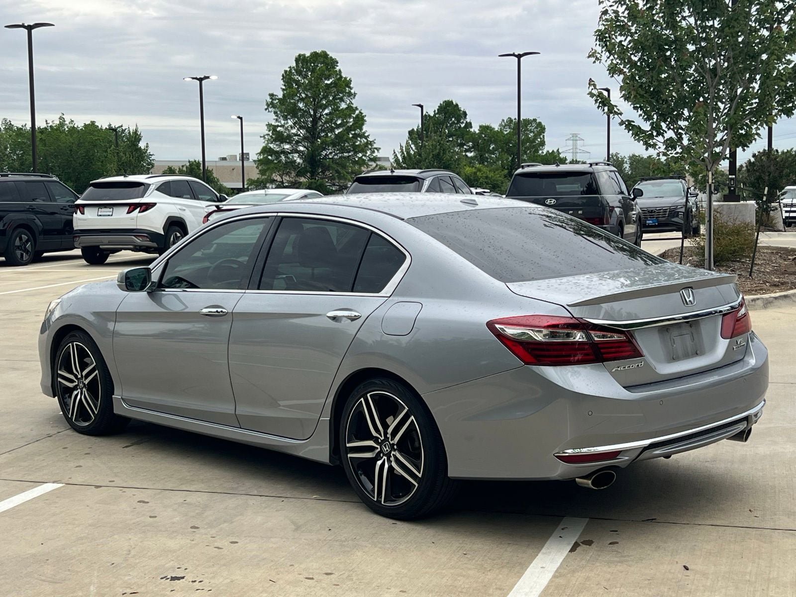 Used 2017 Honda Accord Touring image 10