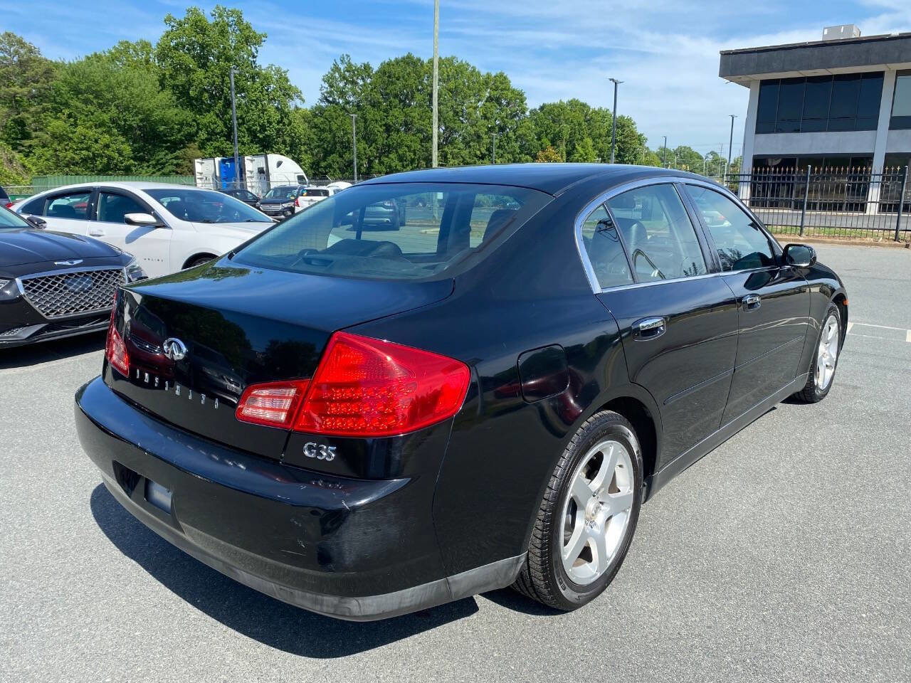 Used 2003 INFINITI G35 Sedan w/ Sport-Tuned Suspension Pkg RWD image 4