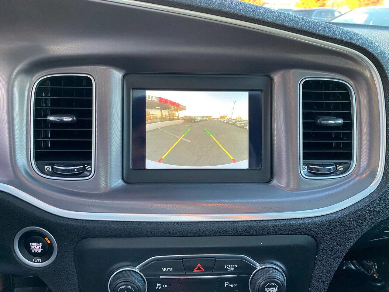 Used 2019 Dodge Charger SXT image 16