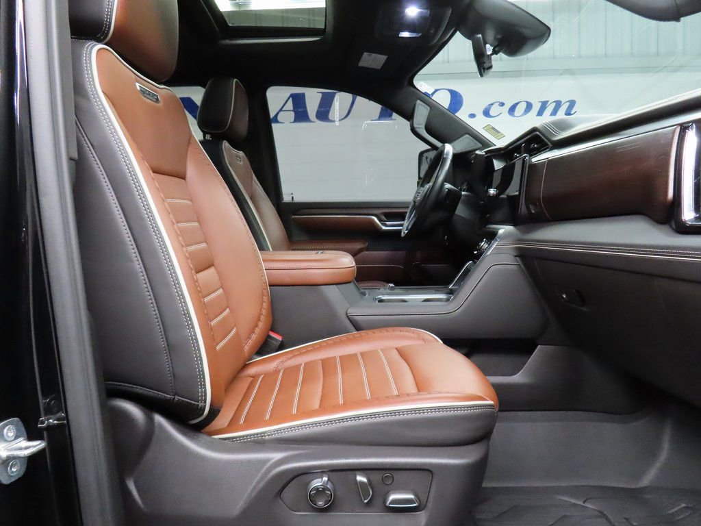 Used 2024 GMC Sierra 3500 Denali Ultimate image 32