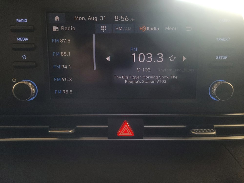Used 2025 Hyundai Elantra SE FWD image 25