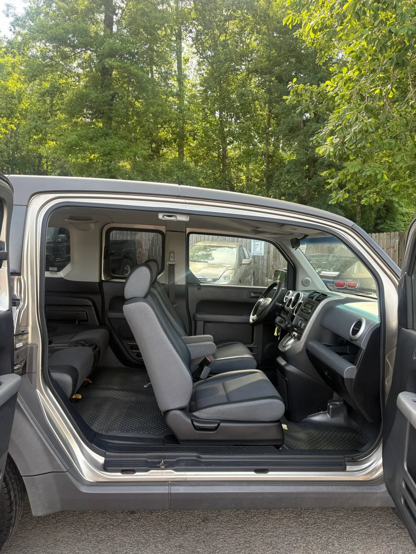 Used 2004 Honda Element EX image 34