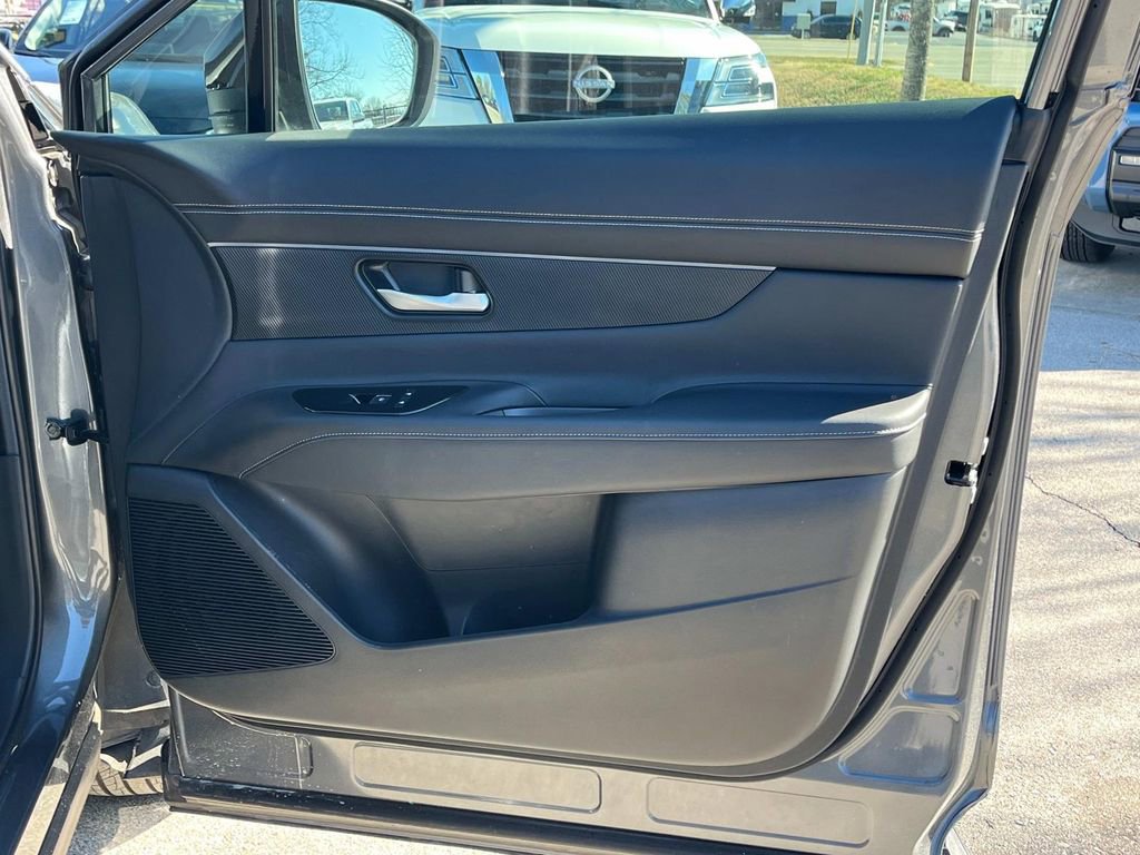 Certified 2025 Nissan Murano SV image 28