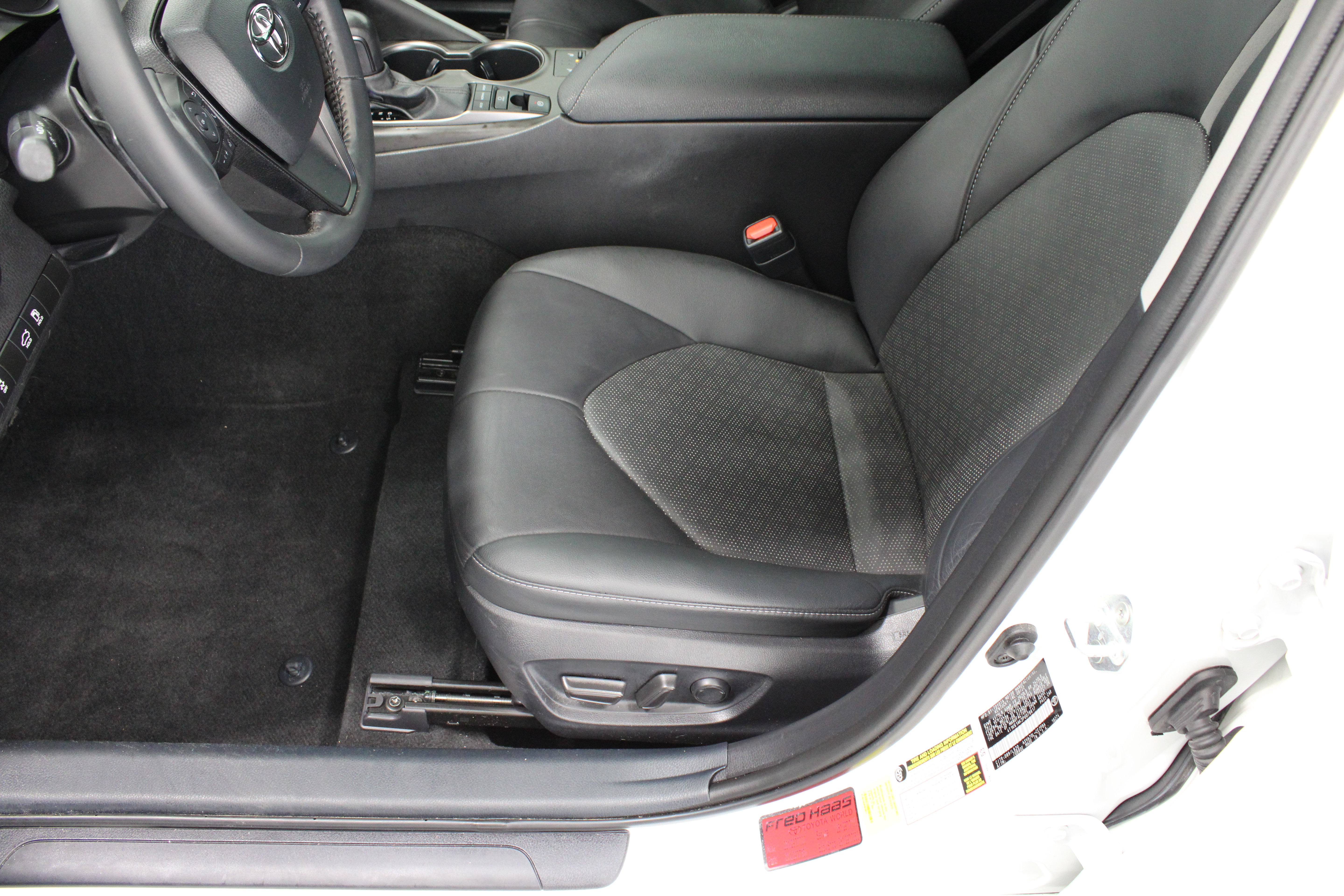 Used 2023 Toyota Camry XSE FWD image 15