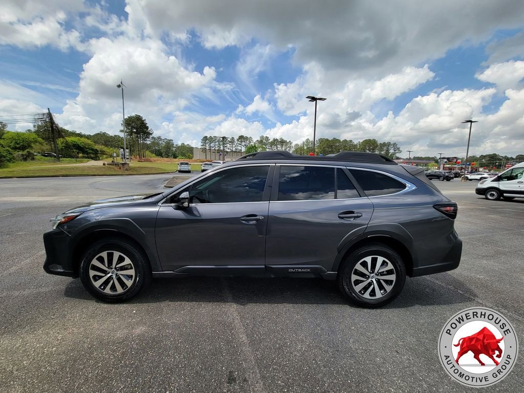 Used 2024 Subaru Outback Premium image 3