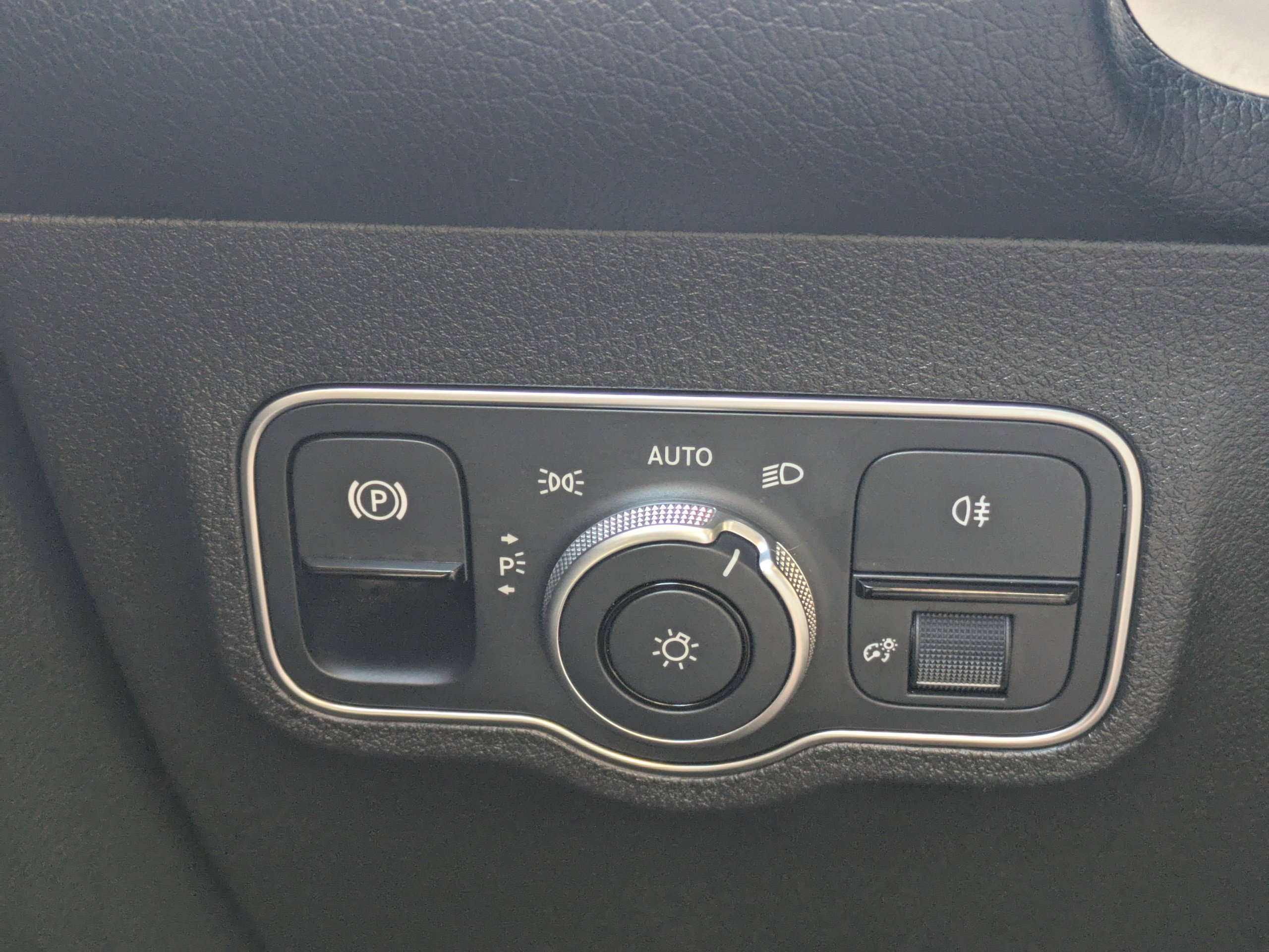 Certified 2023 Mercedes-Benz EQB 250+ image 28