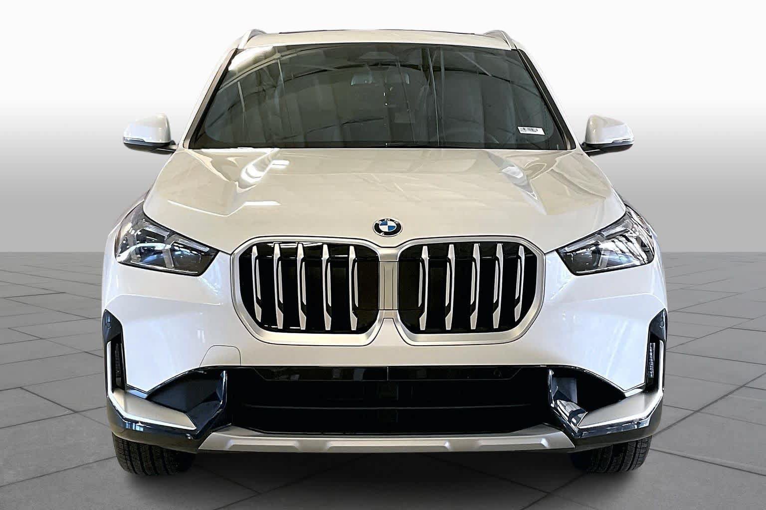 Used 2026 BMW X1 xDrive28i w/ Convenience Package AWD/4WD image 3