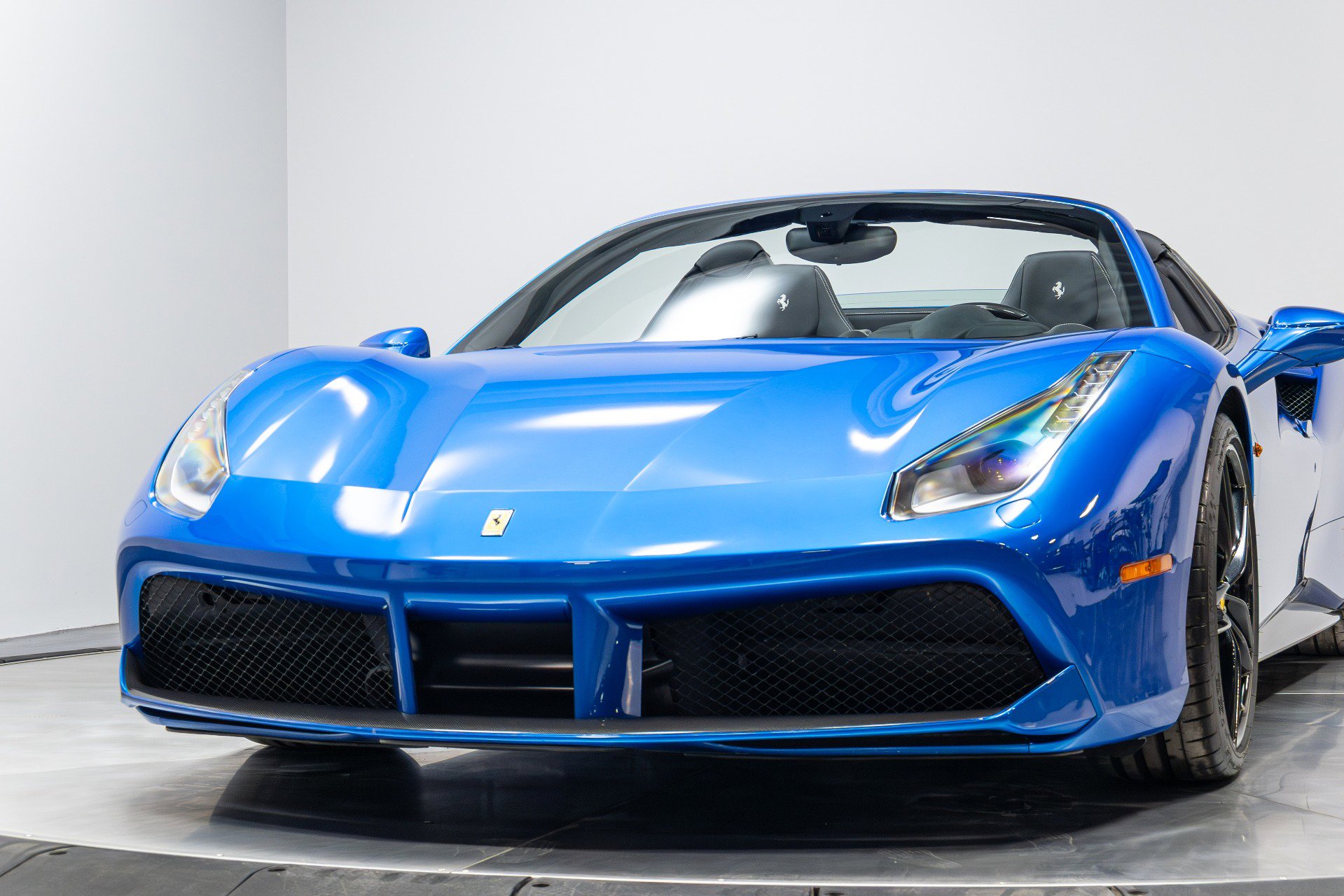 Used 2016 Ferrari 488 Spider image 86