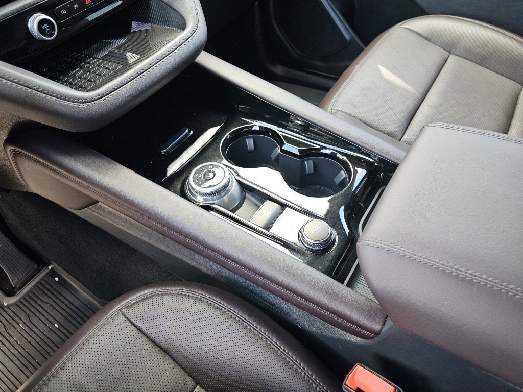 Used 2025 Ford Explorer Platinum AWD/4WD image 34