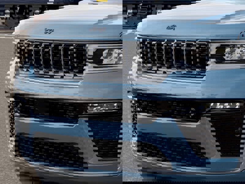 New 2026 Jeep Grand Cherokee Summit image 7