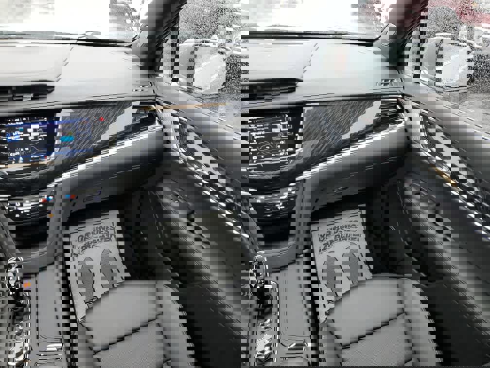 Used 2023 Cadillac XT6 Premium Luxury w/ Technology Package image 16