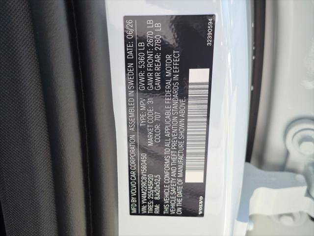 New 2027 Volvo XC60 B5 Plus AWD/4WD image 15