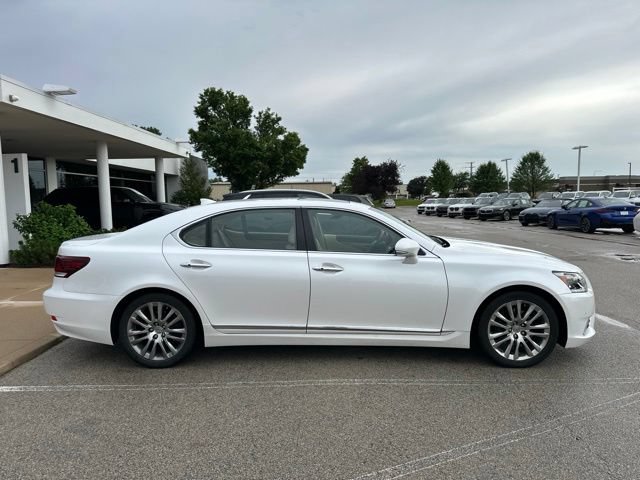 Used 2017 Lexus LS 460 L RWD image 5
