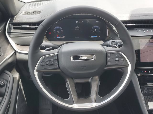 New 2026 Jeep Grand Cherokee L Limited w/ Luxury Tech Group II AWD/4WD image 15