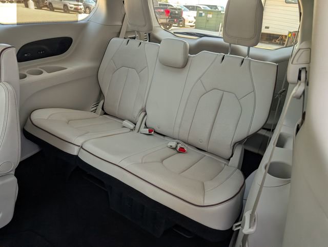Used 2019 Chrysler Pacifica Limited FWD image 21