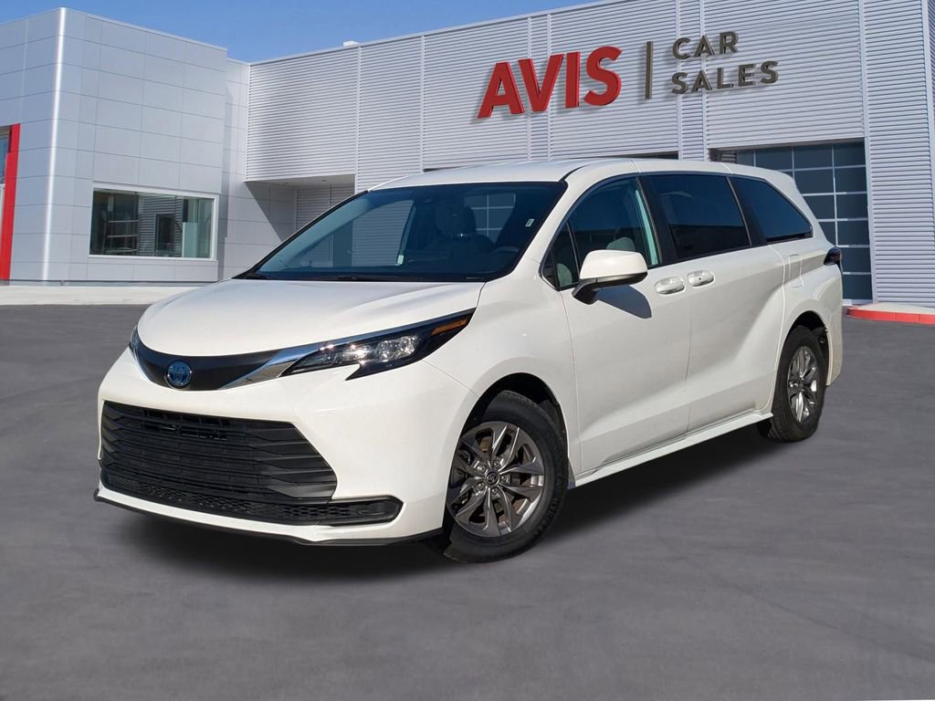 Used 2025 Toyota Sienna LE