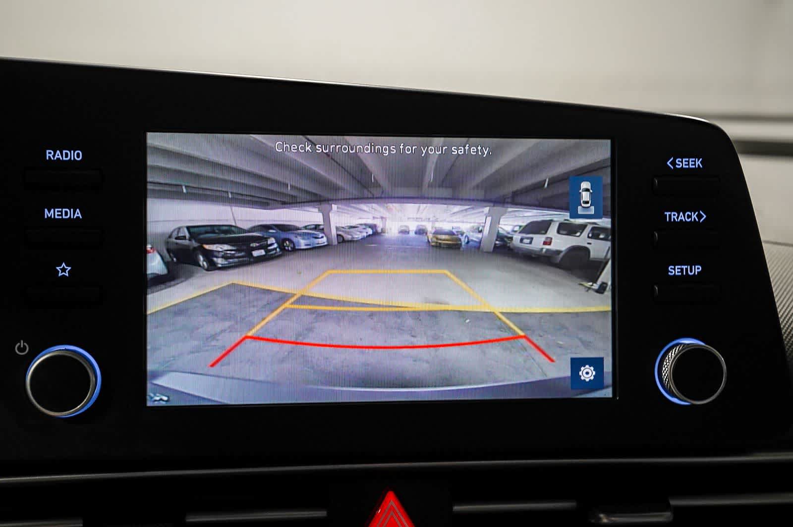 Used 2021 Hyundai Elantra SE FWD image 25