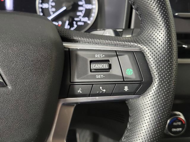 Used 2024 Mitsubishi Outlander SE image 25