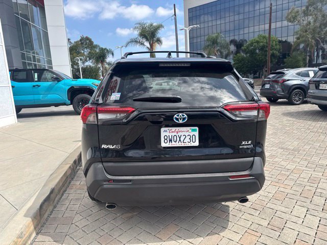Used 2020 Toyota RAV4 XLE w/ Convenience Package AWD/4WD image 6