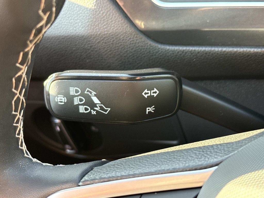 Used 2023 Volkswagen Tiguan SE AWD/4WD image 23