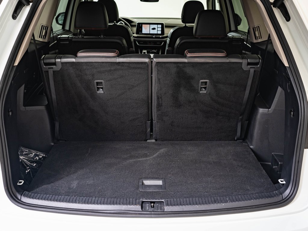 Used 2025 Volkswagen Atlas Peak Edition SE image 19