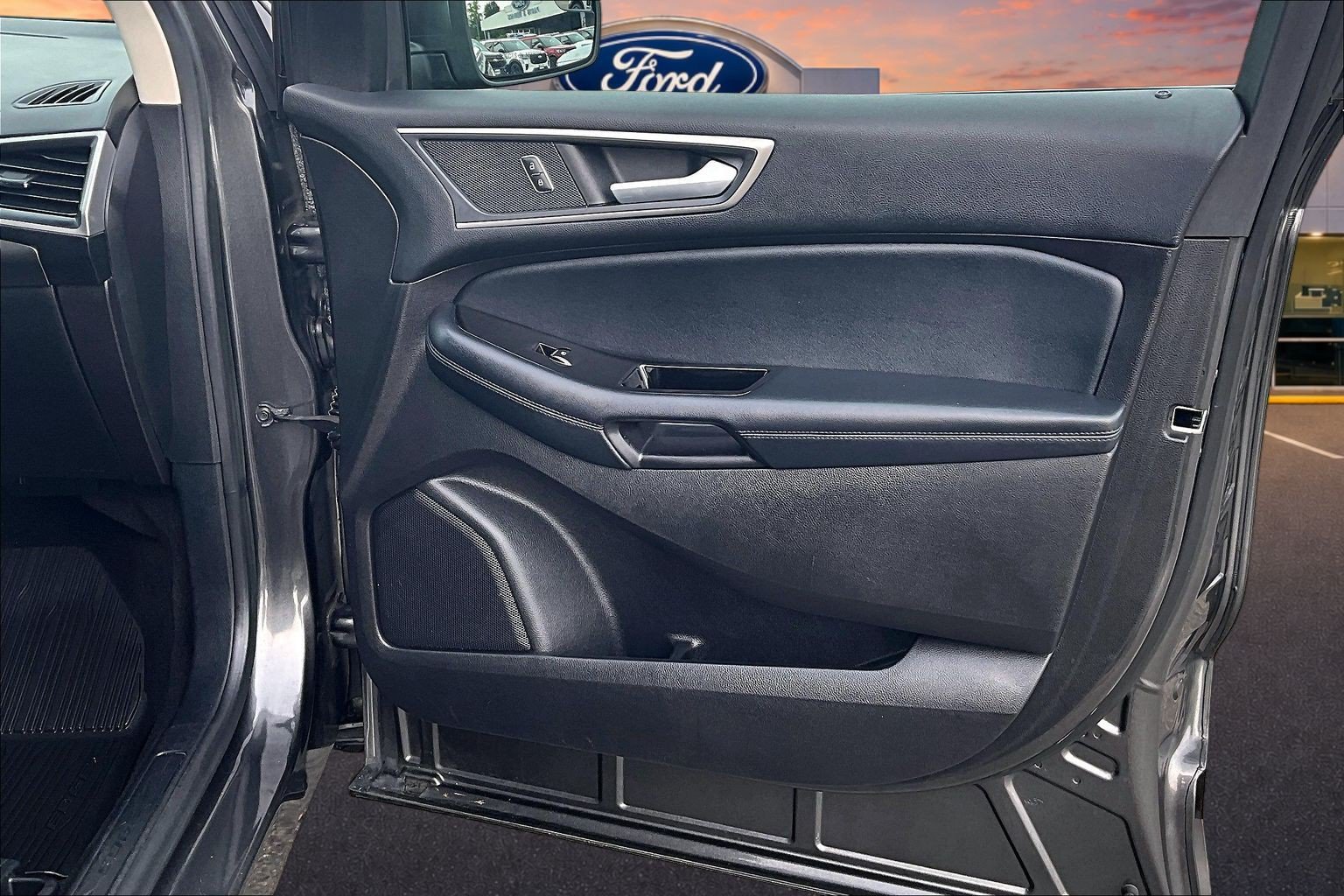 Certified 2018 Ford Edge SEL w/ Equipment Group 201A AWD/4WD image 24